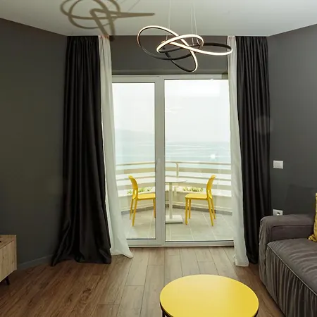Visar Vlorë