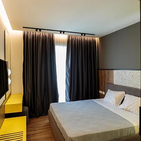 Visar Vlorë