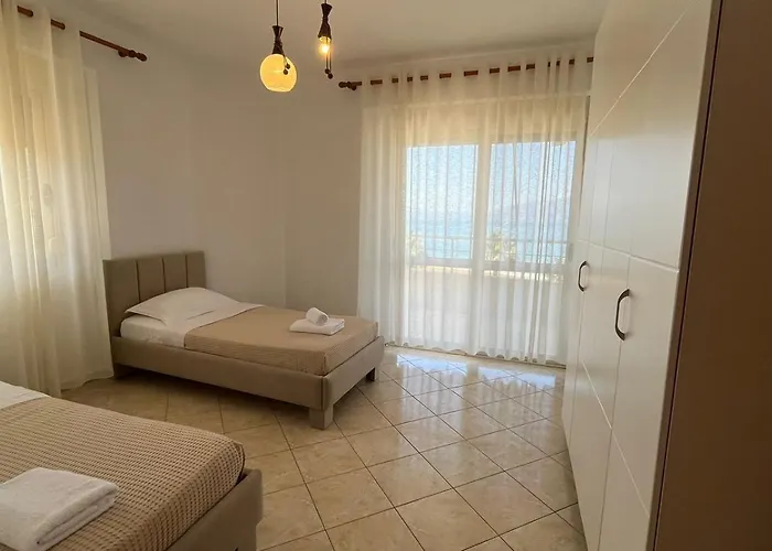 Visar Appartamento Vlorë